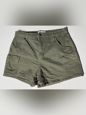 REgeneration by Celebrity Pink High-Rise Cargo Shorts – Dusty Olive – Size 11/30